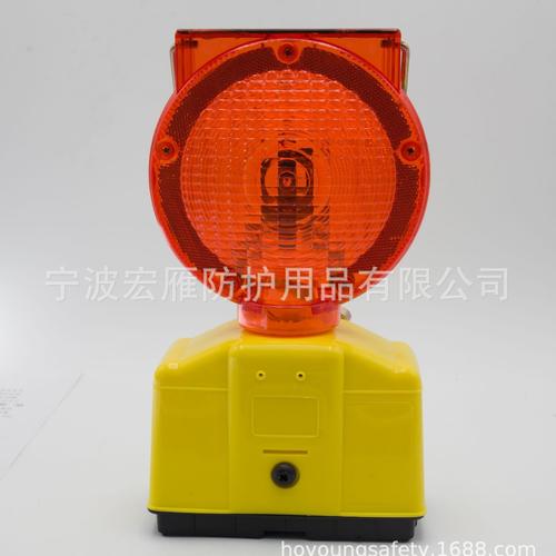 夜间安全守护者 爆款太阳能警告灯，源头工厂直供的琥珀色LED路障警示灯